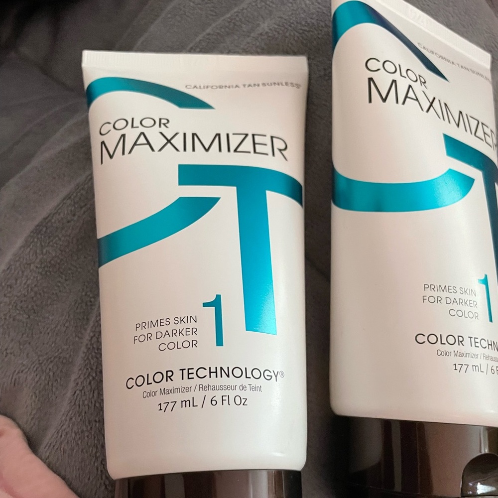Maximizer lotion for spray tanning.